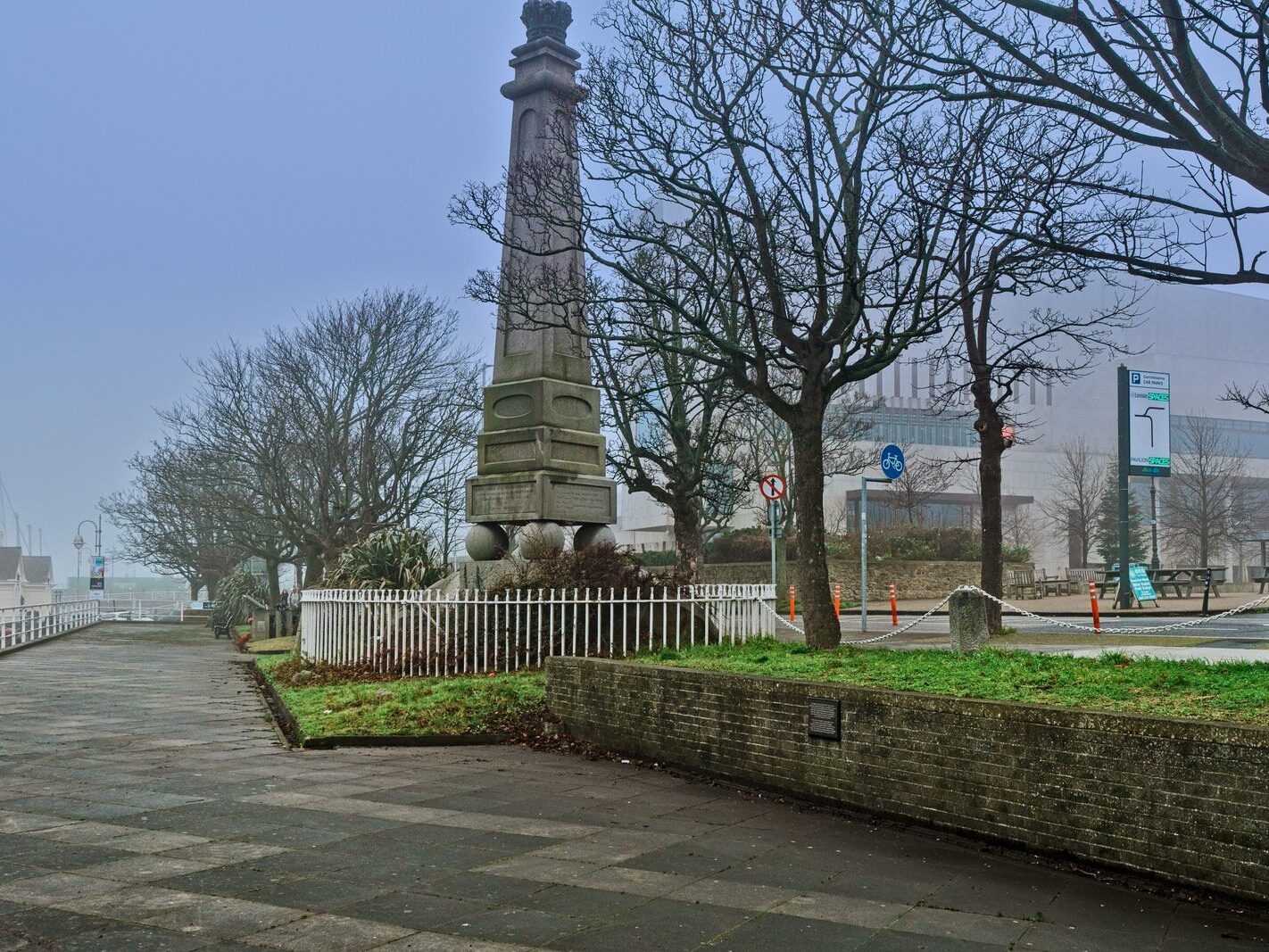 A FOGGY DAY IN DUN LAOGHAIRE [THE DAY AFTER CHRISTMAS DAY 2024]-245765-1