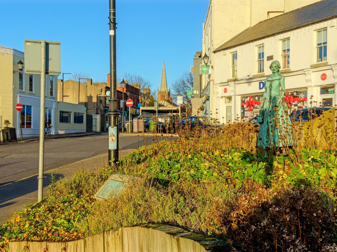 ANNE DEVLIN SCULPTURE [RATHFARNHAM VILLAGE DECEMBER 2024]-245506-1