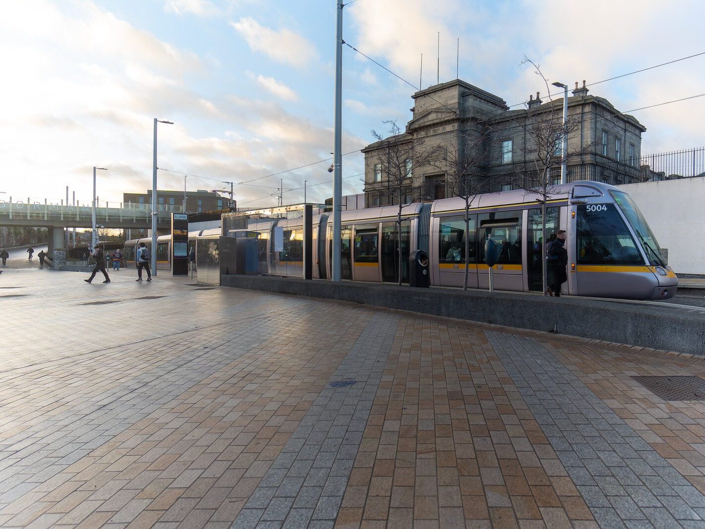 BROADSTONE LUAS TRAM STOP [BROADSTONE PLAZA INCLUDING THE BUA COFFEE KIOSK]-245517-1