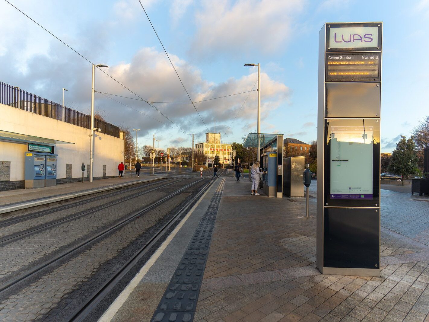 BROADSTONE LUAS TRAM STOP [BROADSTONE PLAZA INCLUDING THE BUA COFFEE KIOSK]-245530-1