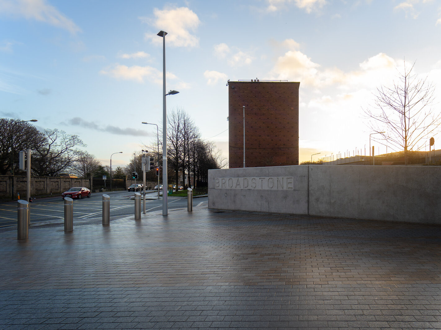 BROADSTONE LUAS TRAM STOP [BROADSTONE PLAZA INCLUDING THE BUA COFFEE KIOSK]-245535-1