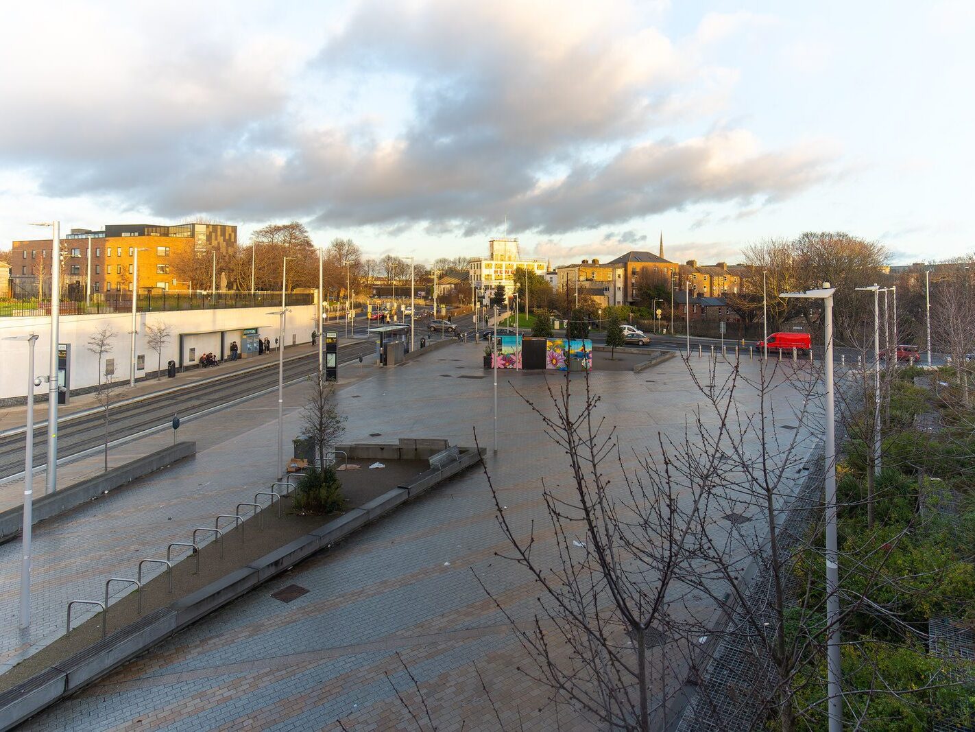 BROADSTONE LUAS TRAM STOP [BROADSTONE PLAZA INCLUDING THE BUA COFFEE KIOSK]-245542-1