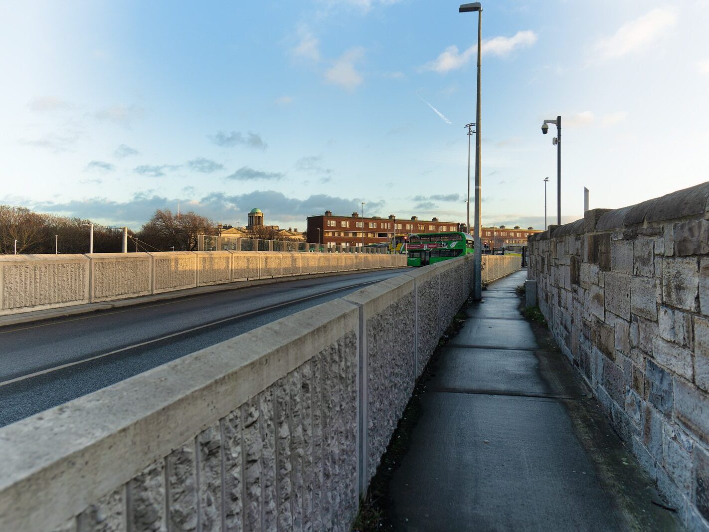 BROADSTONE LUAS TRAM STOP [BROADSTONE PLAZA INCLUDING THE BUA COFFEE KIOSK]-245548-1