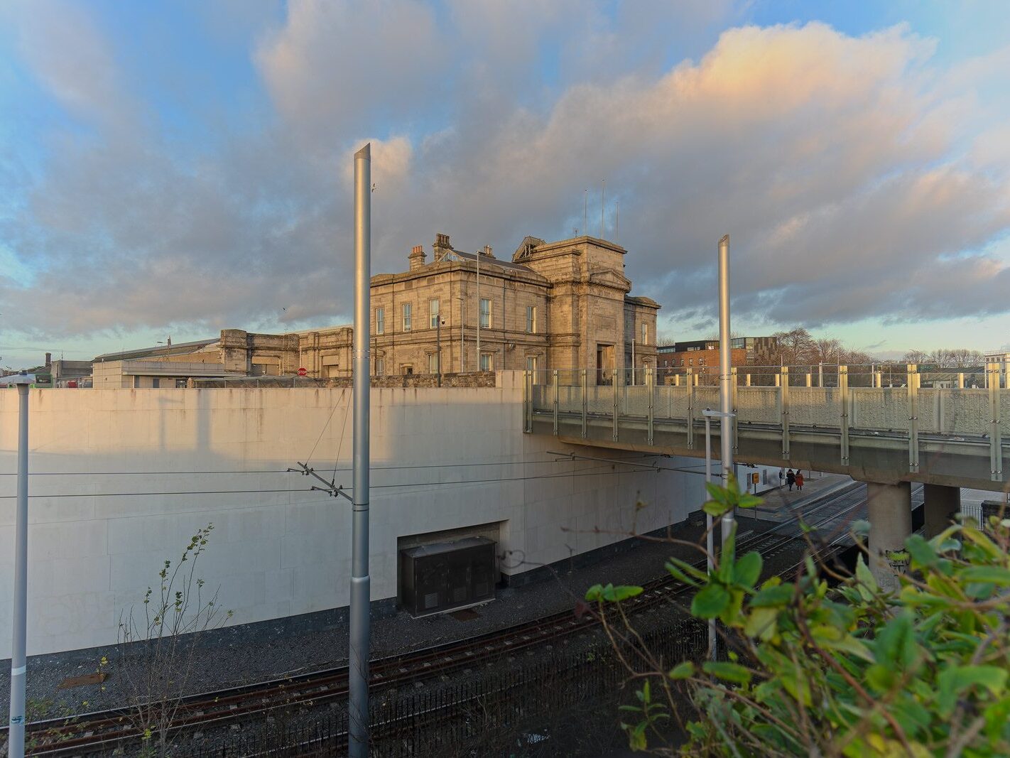 BROADSTONE LUAS TRAM STOP [BROADSTONE PLAZA INCLUDING THE BUA COFFEE KIOSK]-245550-1