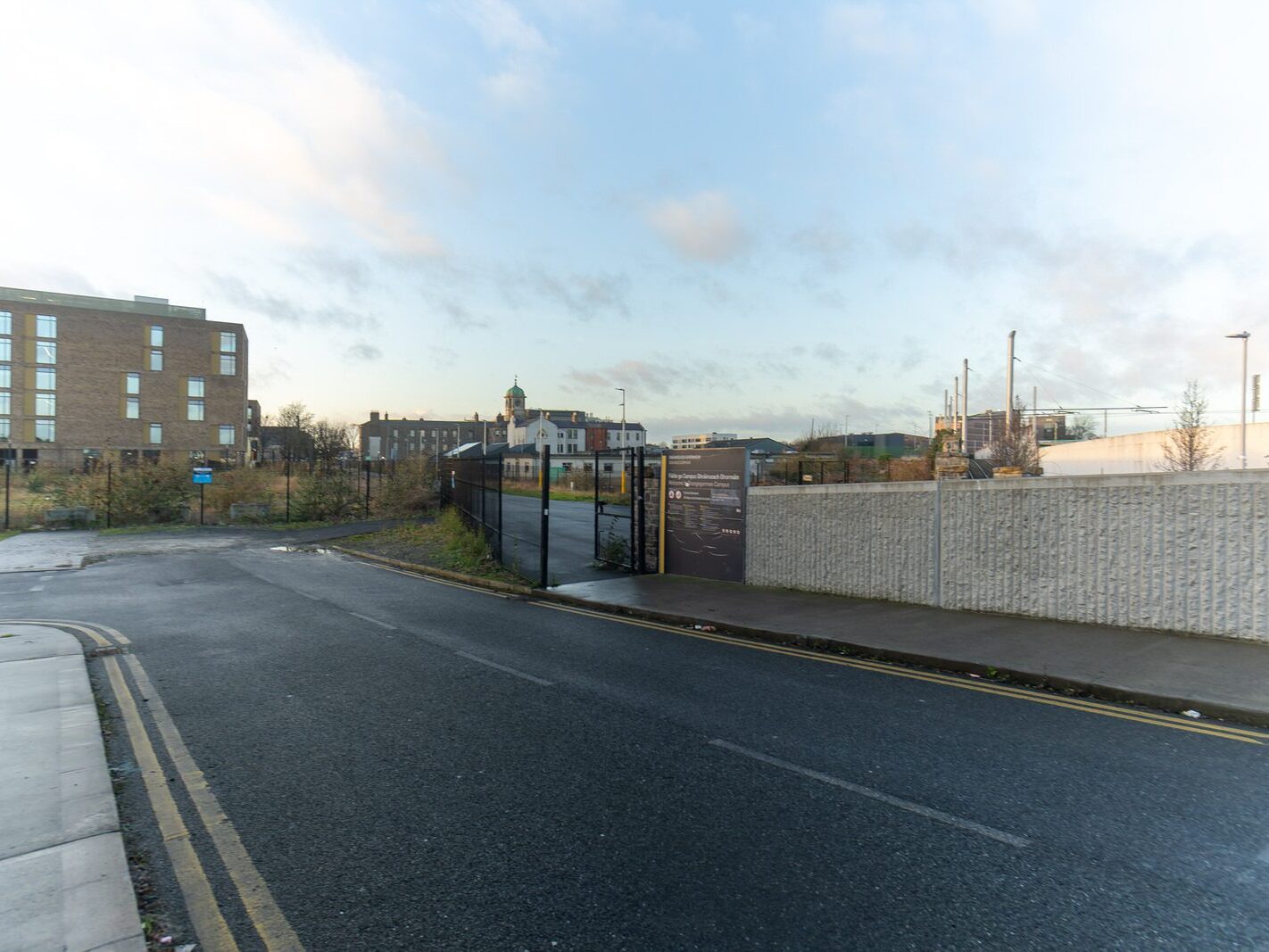 BROADSTONE LUAS TRAM STOP [BROADSTONE PLAZA INCLUDING THE BUA COFFEE KIOSK]-245551-1