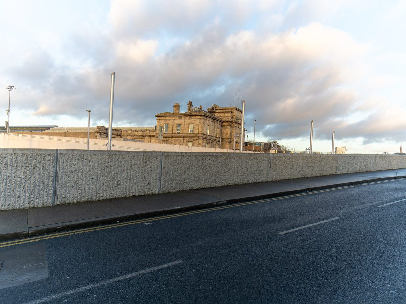 BROADSTONE LUAS TRAM STOP [BROADSTONE PLAZA INCLUDING THE BUA COFFEE KIOSK]-245552-1