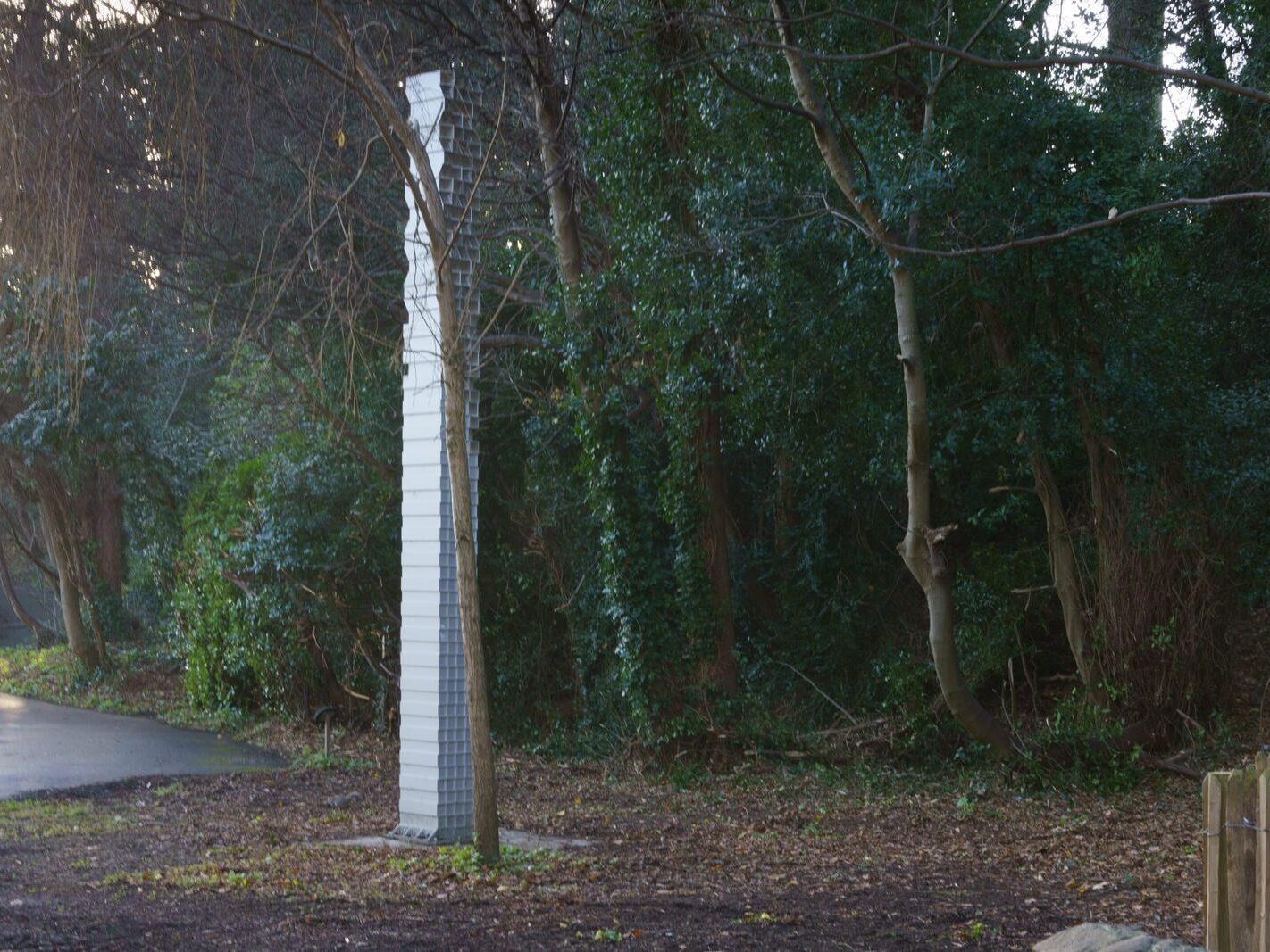 BUSHY BY CORBAN WALKER [AN INTERESTING SCULPTURE AT BUSHY PARK]-245611-1