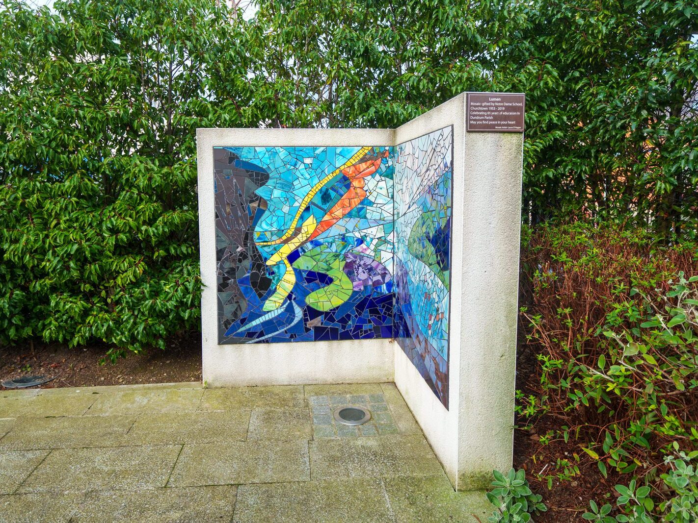 LUMEN A MOSAIC BY LAURA O'HAGAN [DEDICATED TO THE FINAL CLASS TO ATTEND NOTRE DAME SCHOOL IN CHURCHTOWN]-245897-1