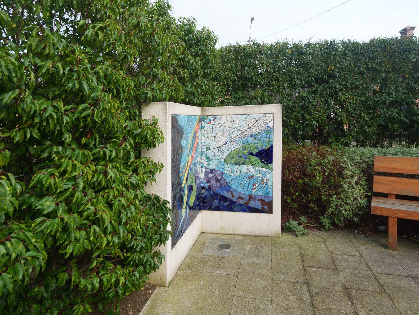 LUMEN A MOSAIC BY LAURA O'HAGAN [DEDICATED TO THE FINAL CLASS TO ATTEND NOTRE DAME SCHOOL IN CHURCHTOWN]-245898-1