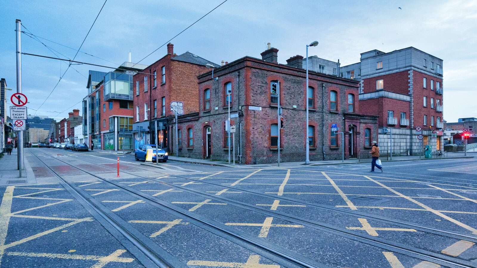 A QUICK VISIT TO BENBURB STREET [IT WAS GETTING DARK AT THE TIME]-226125-1