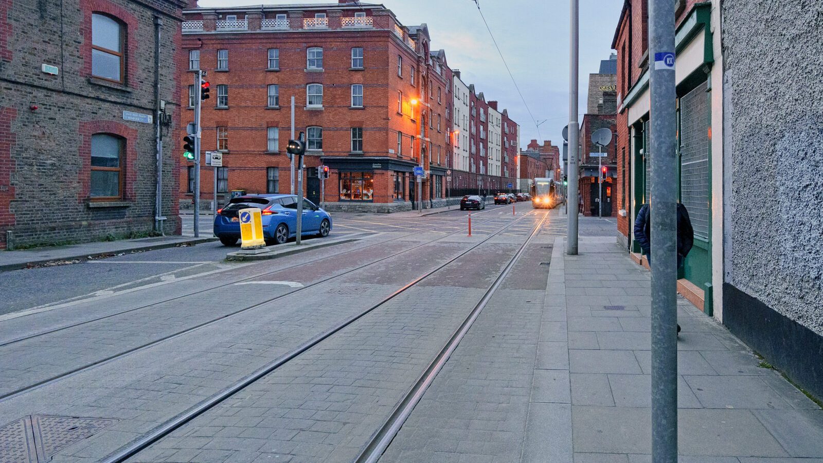 A QUICK VISIT TO BENBURB STREET [IT WAS GETTING DARK AT THE TIME]-226127-1