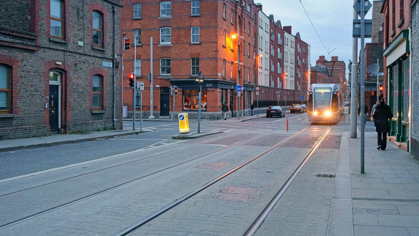 A QUICK VISIT TO BENBURB STREET [IT WAS GETTING DARK AT THE TIME]-226130-1