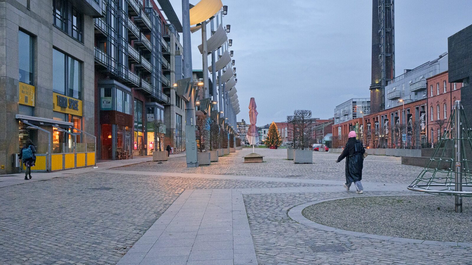 SMITHFIELD AREA PHOTOGRAPHED THE WEEK BEFORE CHRISTMAS 2023 [TESCO EXPRESS OPENED BESIDE THE TRAM STOP THIS TIME LAST YEAR]-226153-1