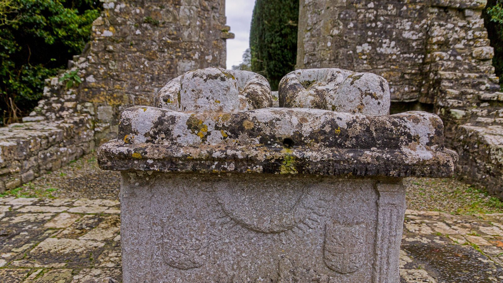 THE TOMB OF THE JEALOUS MAN AND WOMAN AND A CURE FOR WARTS [THE CEMETERY OF ST PETER AND PAULS CATHEDRAL IN TRIM]-226395-1