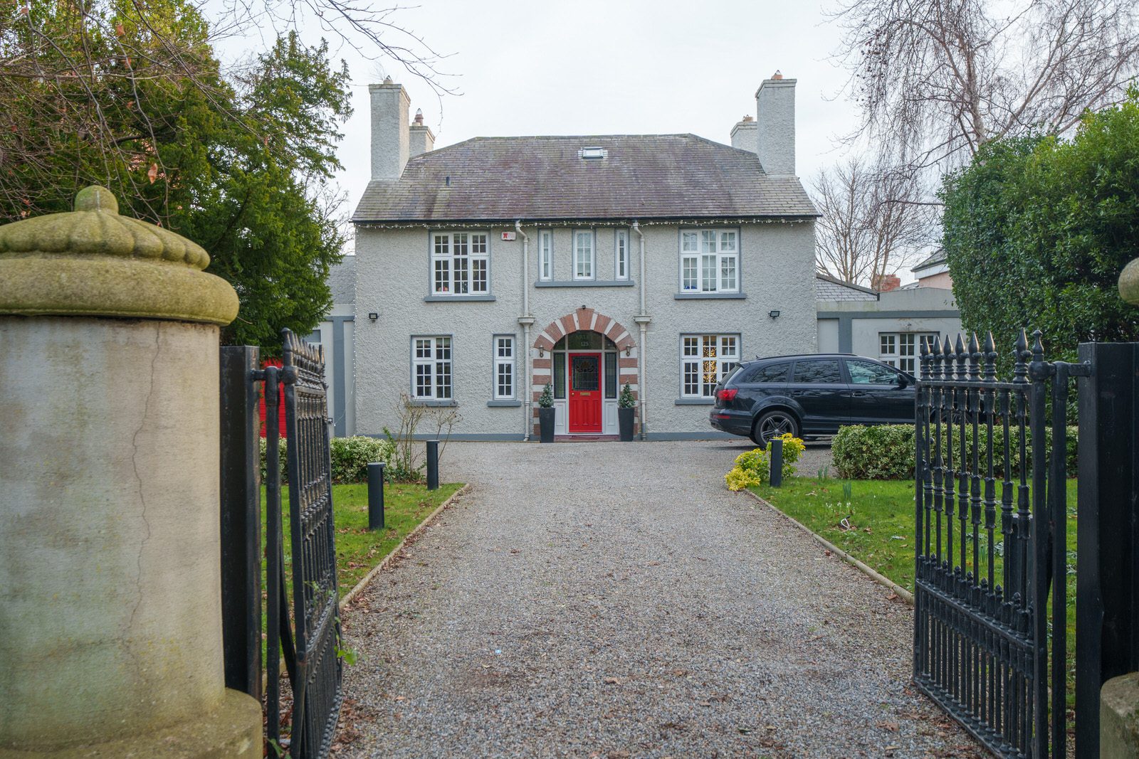 EXPLORING LEINSTER ROAD [THERE WAS EVEN A CHERRY BLOSSOM IN FLOWER]-227257-1