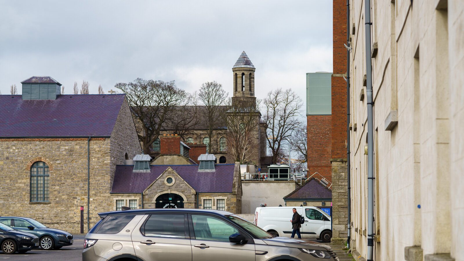 A QUICK VISIT TO COLLINS BARRACKS [ORIGINALLY KNOWN AS THE BARRACKS OR THE ROYAL BARRACKS]-228586-1