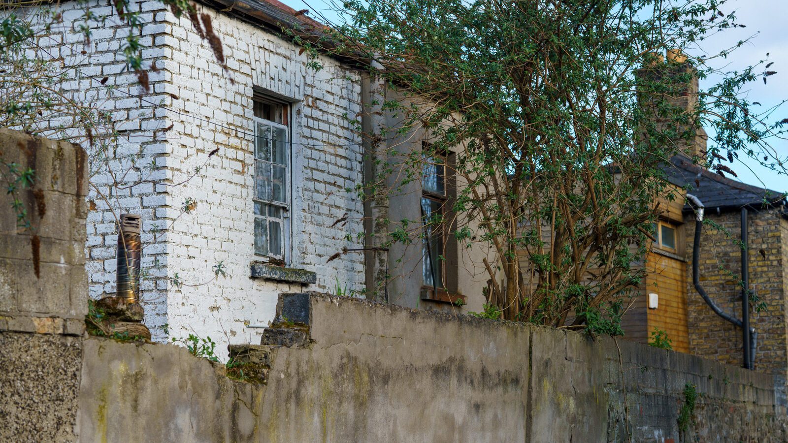 EXPLORING AUGHRIM STREET IN THE STONEYBATTER AREA OF DUBLIN [AND AUGHRIM LANE]-228642-1