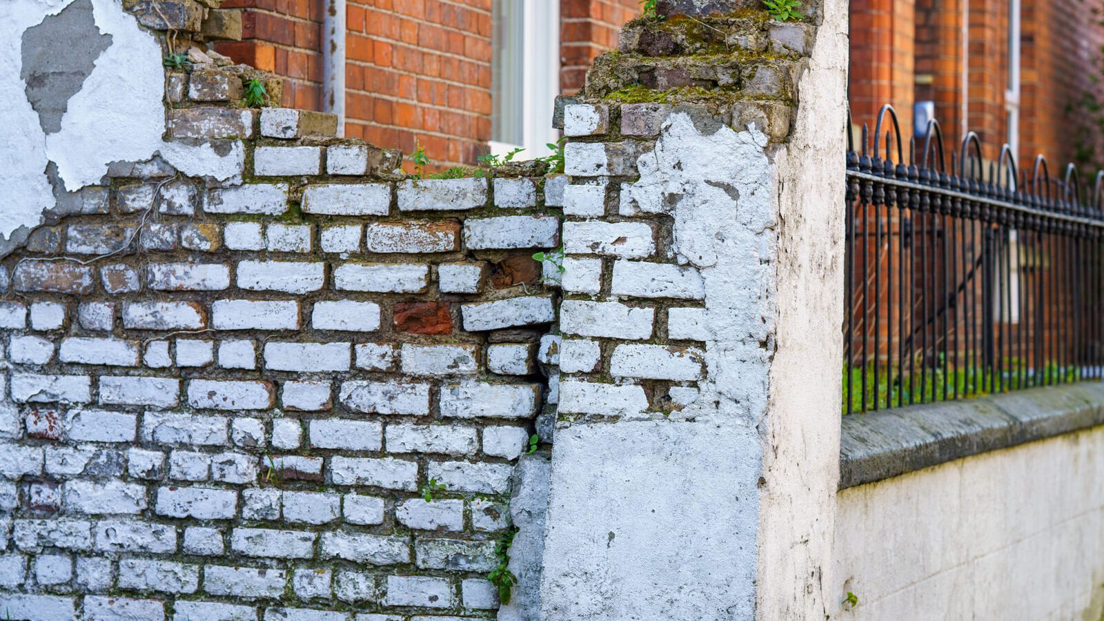 EXPLORING AUGHRIM STREET IN THE STONEYBATTER AREA OF DUBLIN [AND AUGHRIM LANE]-228645-1