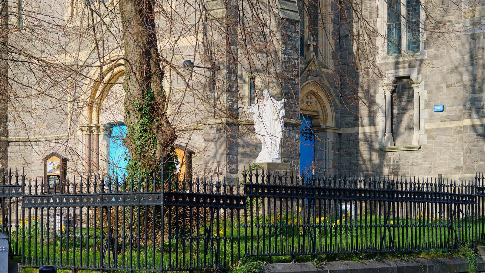 EXPLORING AUGHRIM STREET IN THE STONEYBATTER AREA OF DUBLIN [AND AUGHRIM LANE]-228654-1