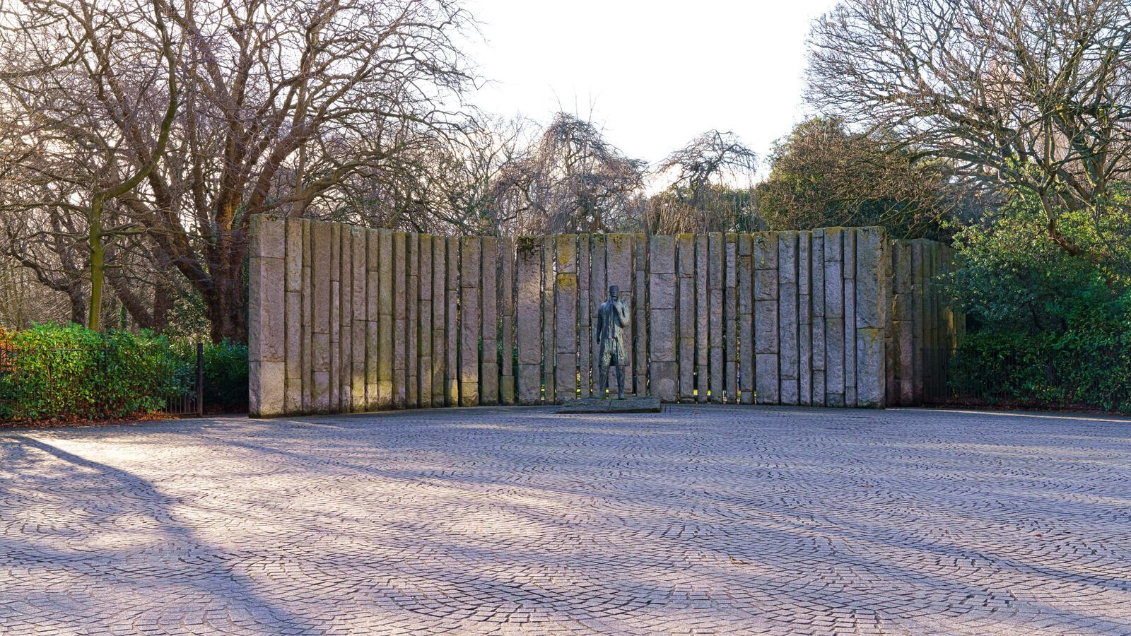 WOLFE TONE BY EDWARD DELANEY [I LIKE THE SETTING AT THE CORNER OF STEPHEN'S GREEN]-228107-1