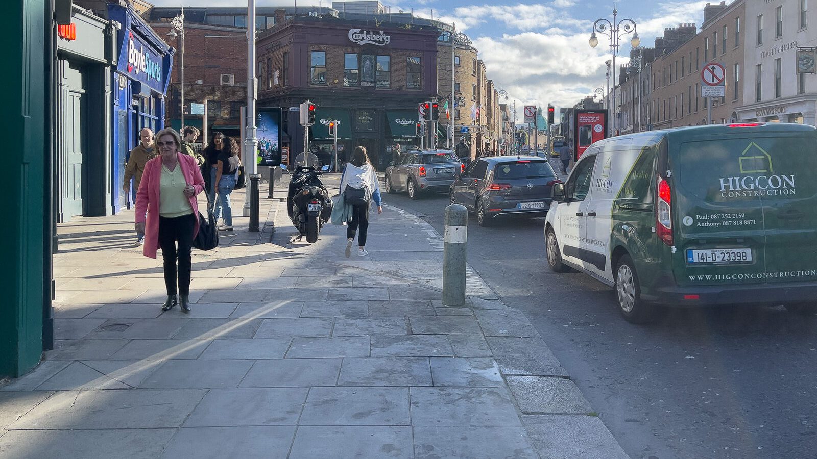 A WALK ALONG WEXFORD STREET AND CAMDEN STREET [ACCORDING TO TIME OUT MAGAZINE CAMDEN STREET IS NOW COOL]-223023-1