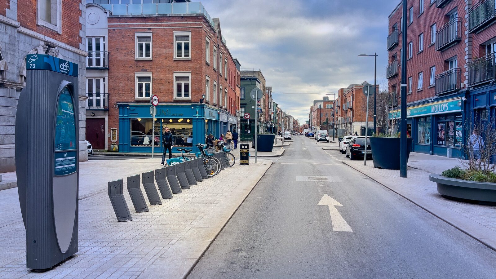 DUBLINBIKES DOCKING STATION 73 [REVITALISING FRANCIS STREET AS A FRIENDLY URBAN SPACE]-229094-1