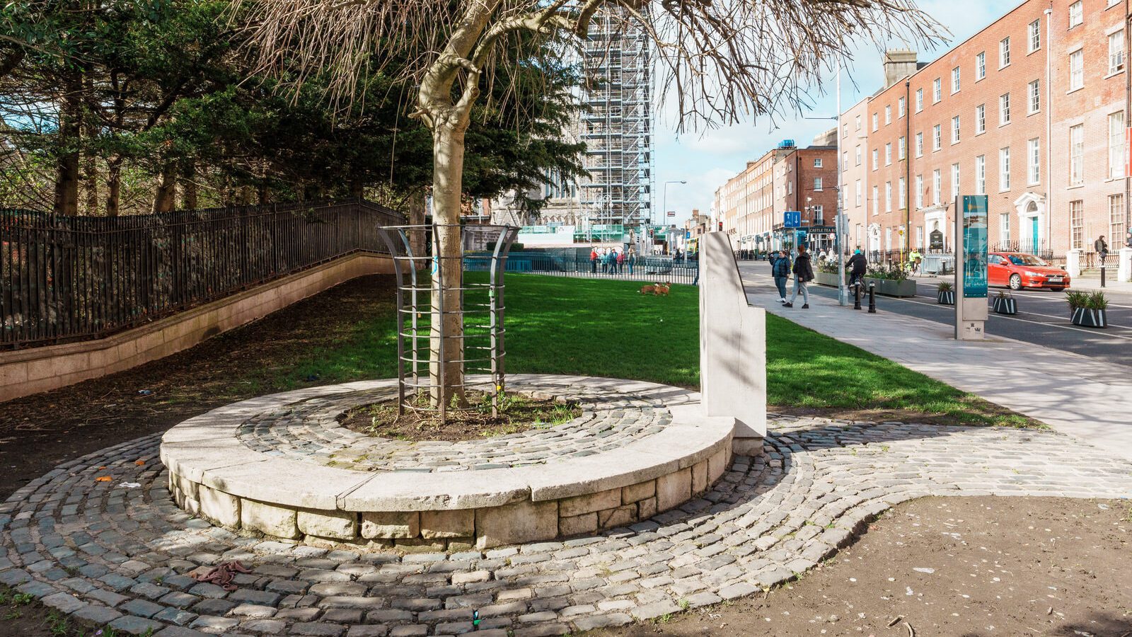 GOOGLE MAPS DESCRIBE THIS AS THE 1916 SITE OF THE ROTUNDA RINK [BUT ON THE MEMORIAL PLAQUE THE DATE IS 1913]-229743-1