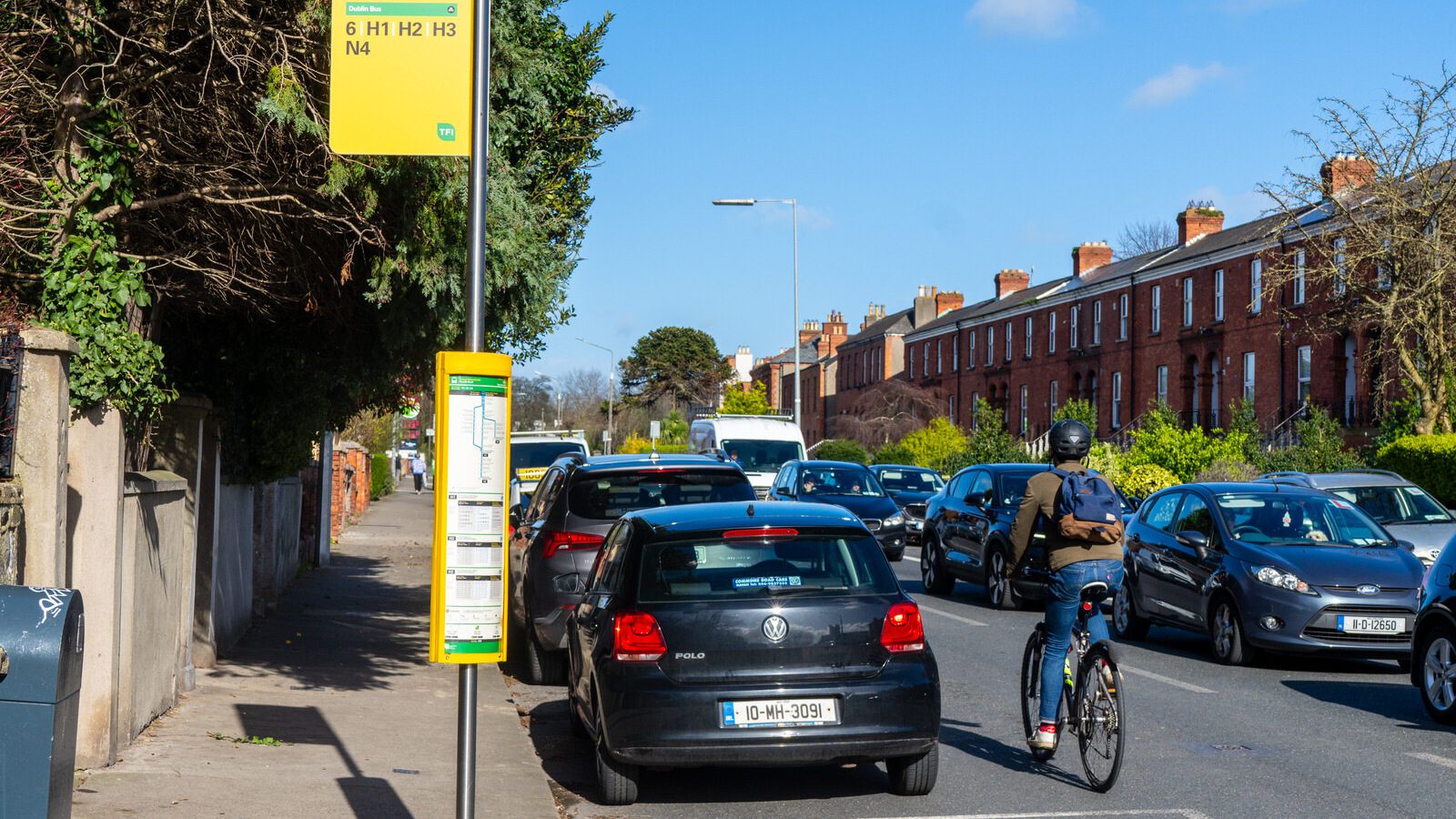 I EXPLORE A SHORT SECTION OF HOWTH ROAD [SUNDAY 24 MARCH]-223310-1