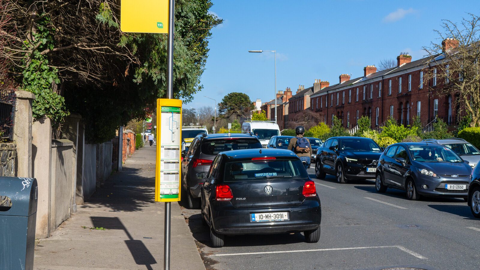 I EXPLORE A SHORT SECTION OF HOWTH ROAD [SUNDAY 24 MARCH]-223311-1