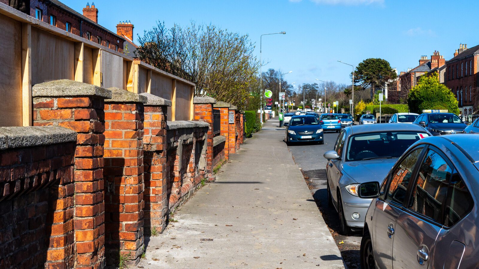 I EXPLORE A SHORT SECTION OF HOWTH ROAD [SUNDAY 24 MARCH]-223312-1