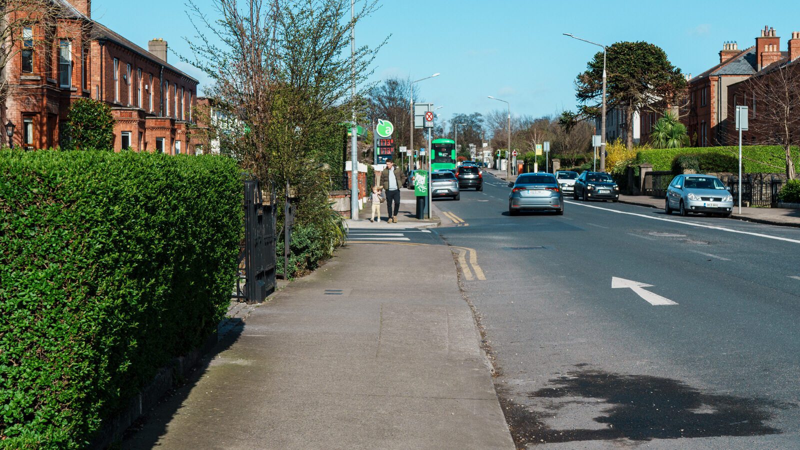 I EXPLORE A SHORT SECTION OF HOWTH ROAD [SUNDAY 24 MARCH]-223313-1