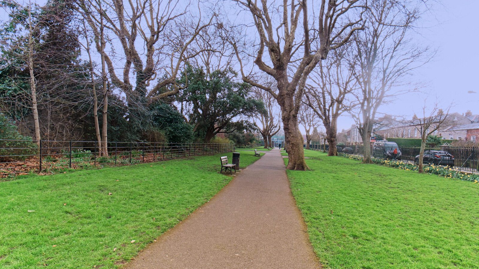 THE ROYAL CANAL WALK LINEAR PARK [FEATURING A 1916 EASTER RISING MEMORIAL]-229543-1