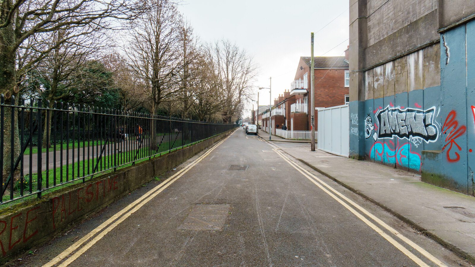 THE ROYAL CANAL WALK LINEAR PARK [FEATURING A 1916 EASTER RISING MEMORIAL]-229549-1