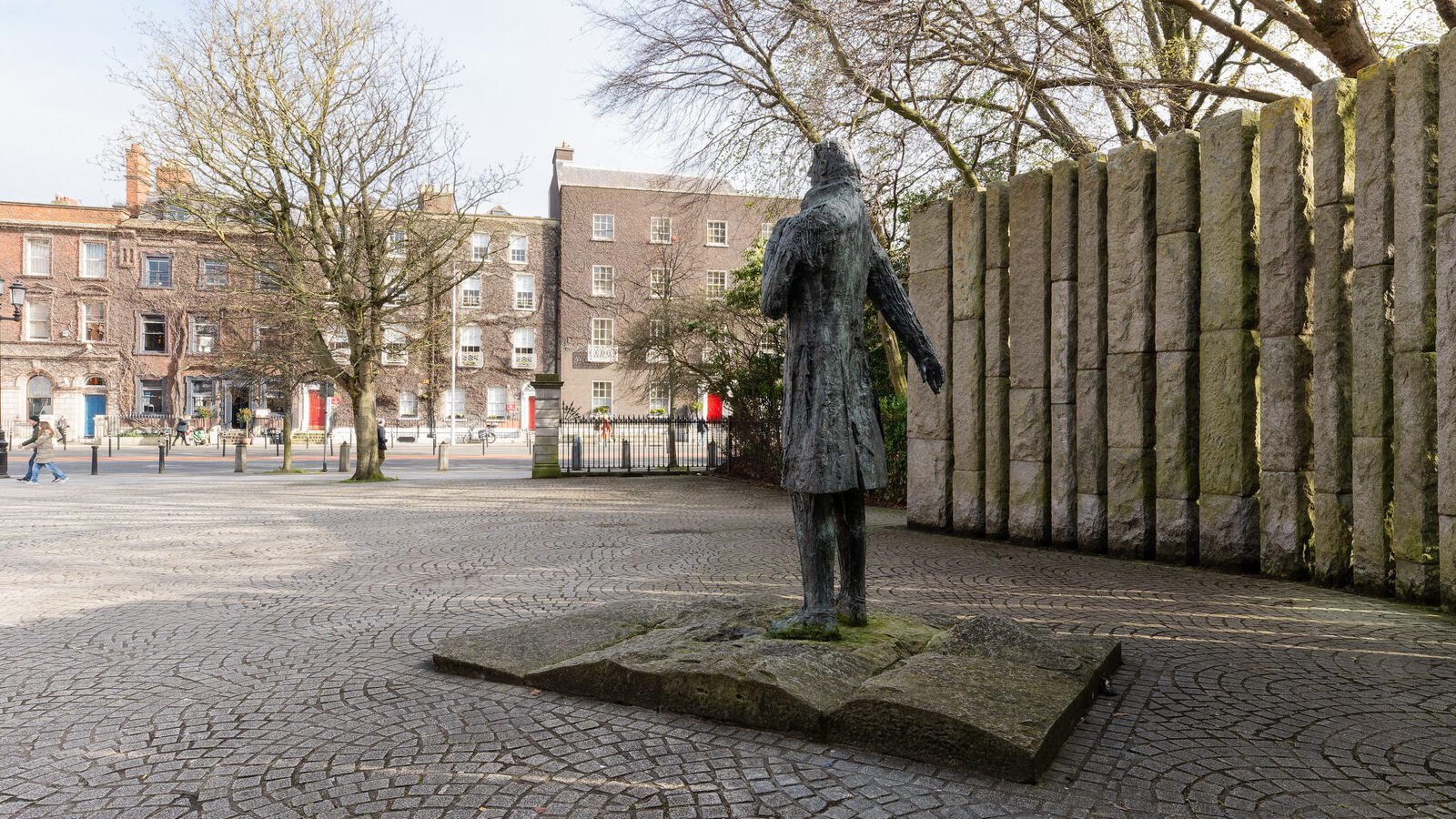 TWO MEMORIALS FOR THE PRICE OF ONE [AT THE NORTHEAST CORNER OF ST STEPHEN'S GREEN]-229998-1