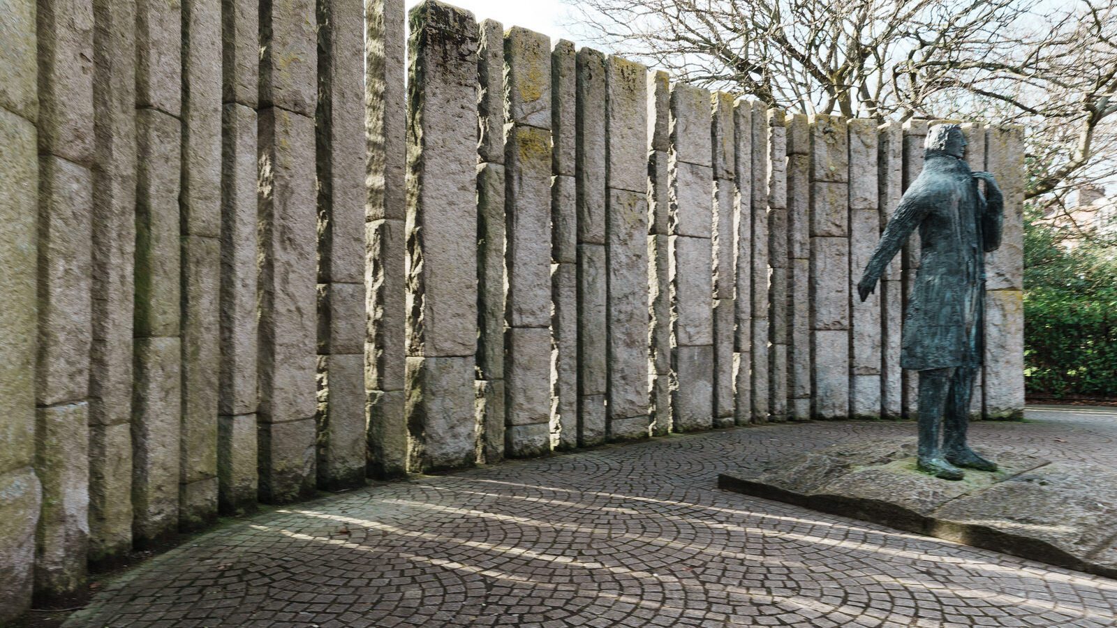 TWO MEMORIALS FOR THE PRICE OF ONE [AT THE NORTHEAST CORNER OF ST STEPHEN'S GREEN]-229999-1