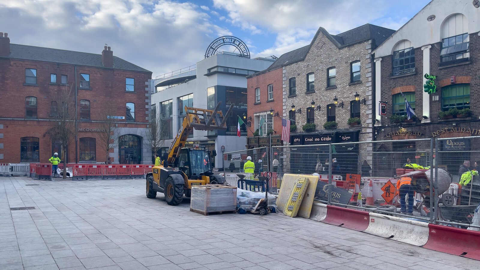 VISITING DUBLIN FOR ST PATRICK'S WEEKEND [IS TEMPLE BAR AS GOOD AS MANY CLAIM IT TO BE?]-229497-1