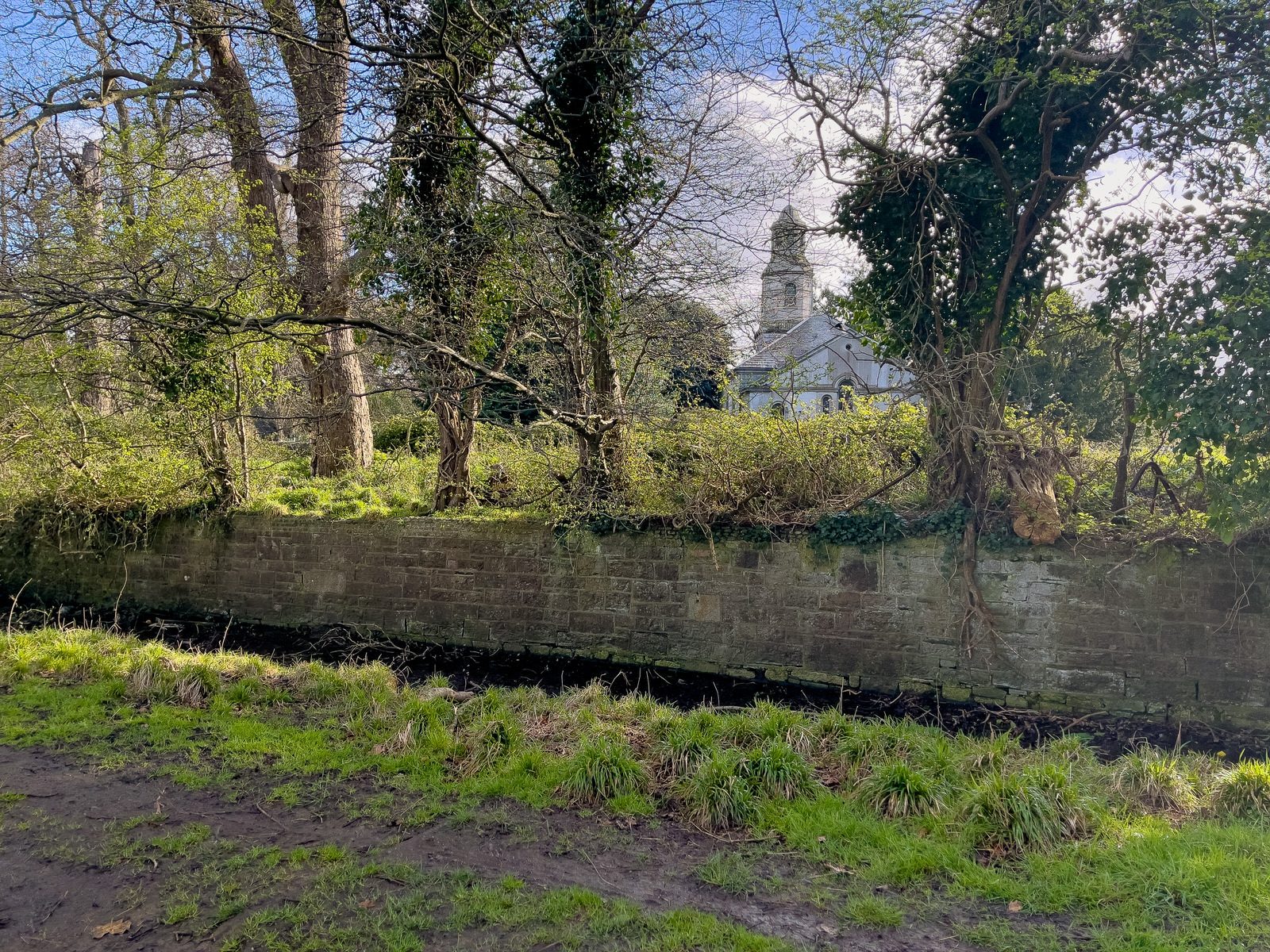 A WALK AROUND THE PERIMETER OF ST MARY'S HOSPITAL [SEEKING THE KNOCKMAREE DOLMEN IN PHOENIX PARK]-231104-1