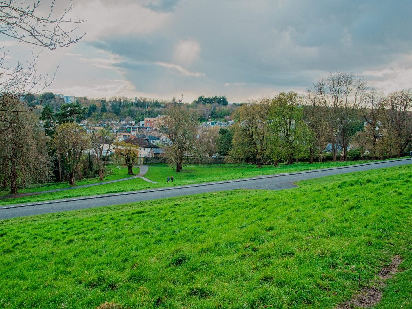 A WALK AROUND THE PERIMETER OF ST MARY'S HOSPITAL [SEEKING THE KNOCKMAREE DOLMEN IN PHOENIX PARK]-231113-1