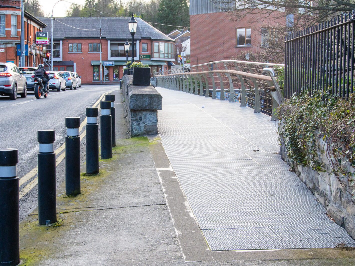 ANNA LIVIA BRIDGE ACROSS THE LIFFEY [CHAPELIZOD VILLAGE ON BOTH SIDES OF THE RIVER]-231235-1