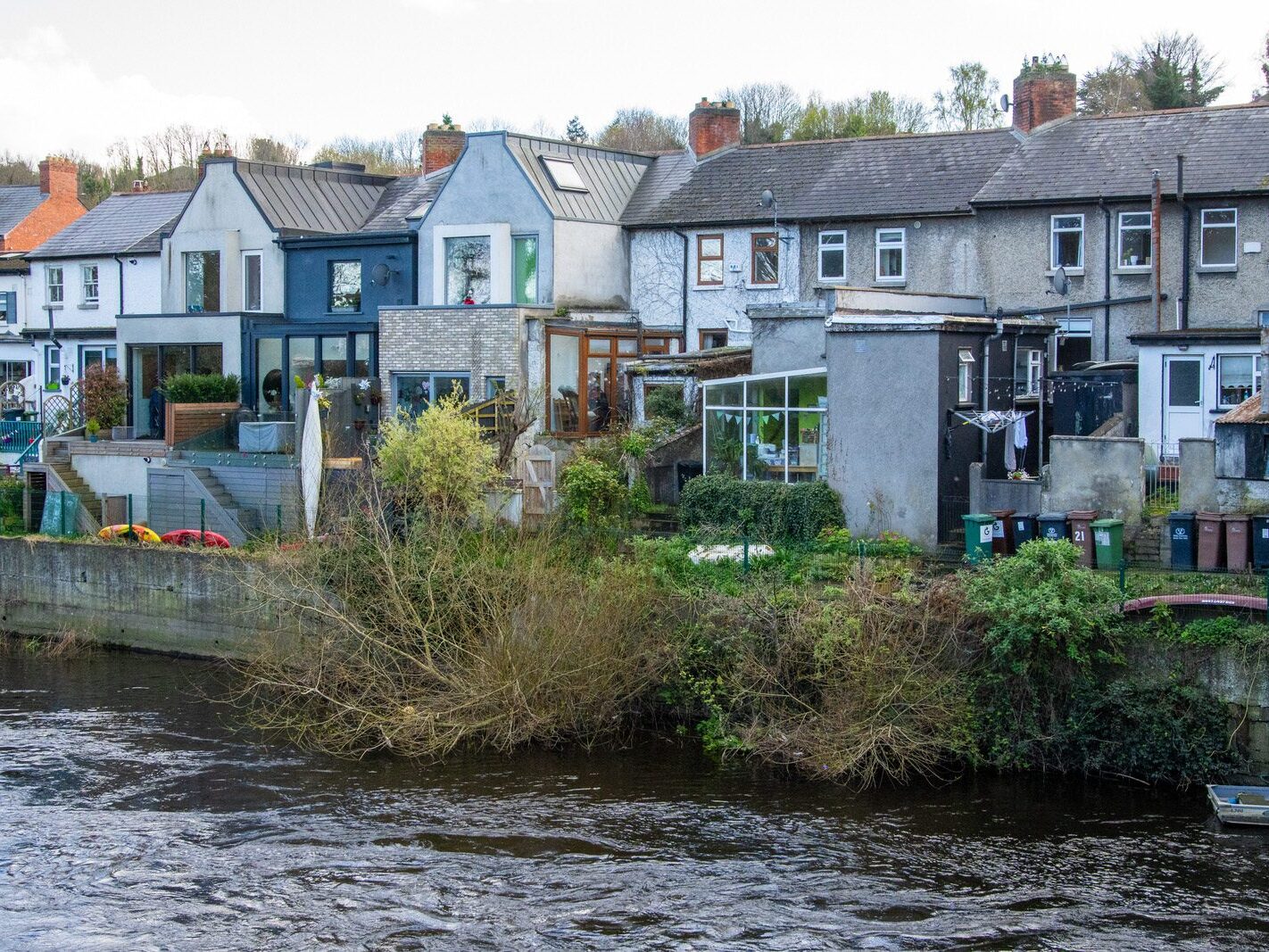 ANNA LIVIA BRIDGE ACROSS THE LIFFEY [CHAPELIZOD VILLAGE ON BOTH SIDES OF THE RIVER]-231243-1