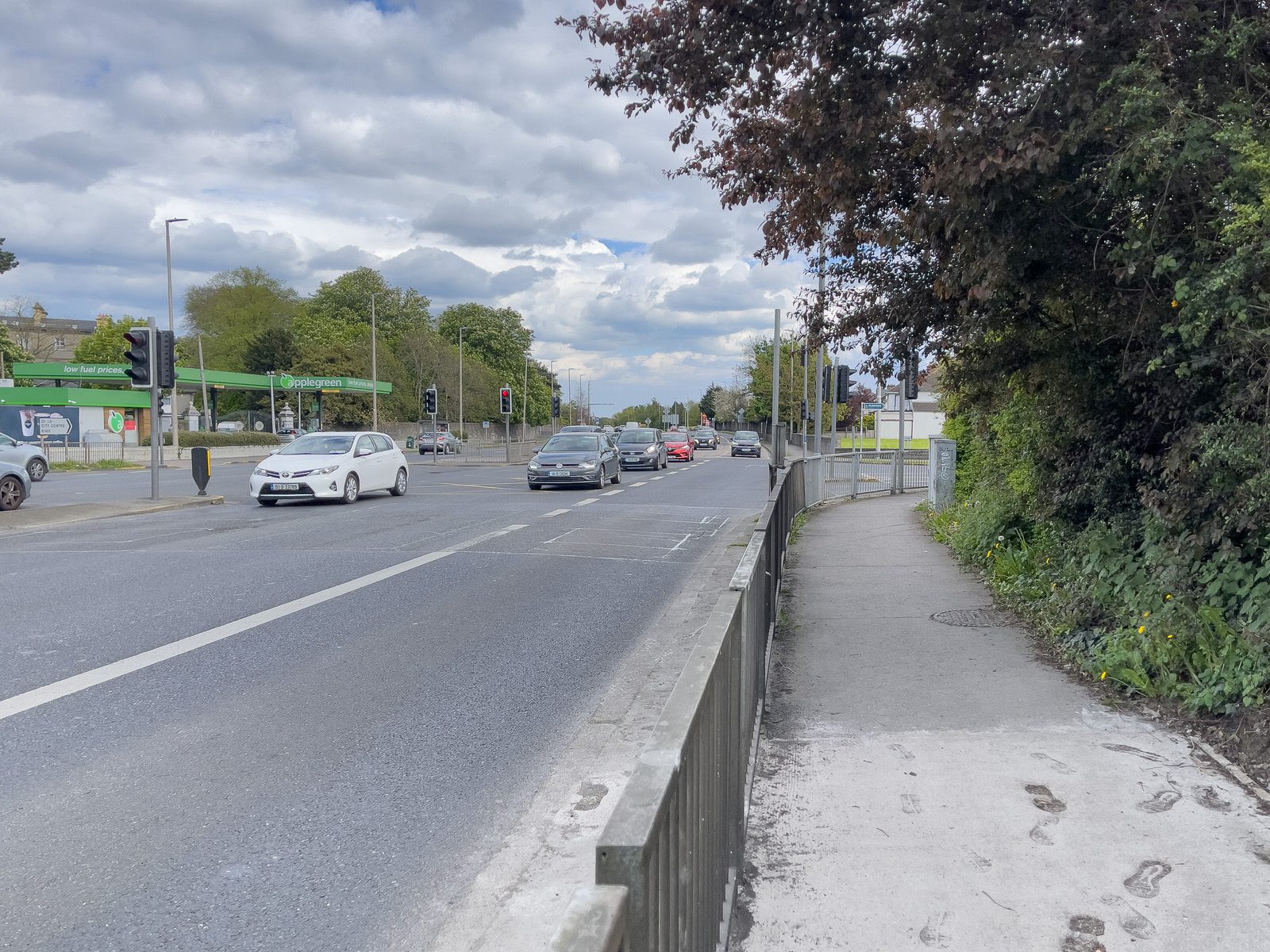 THE CHAPELIZOD BYPASS AT PALMERSTOWN [IN SOMEWHAT UGLY BUT VILLAGE IS INTERESTING]-231976-1