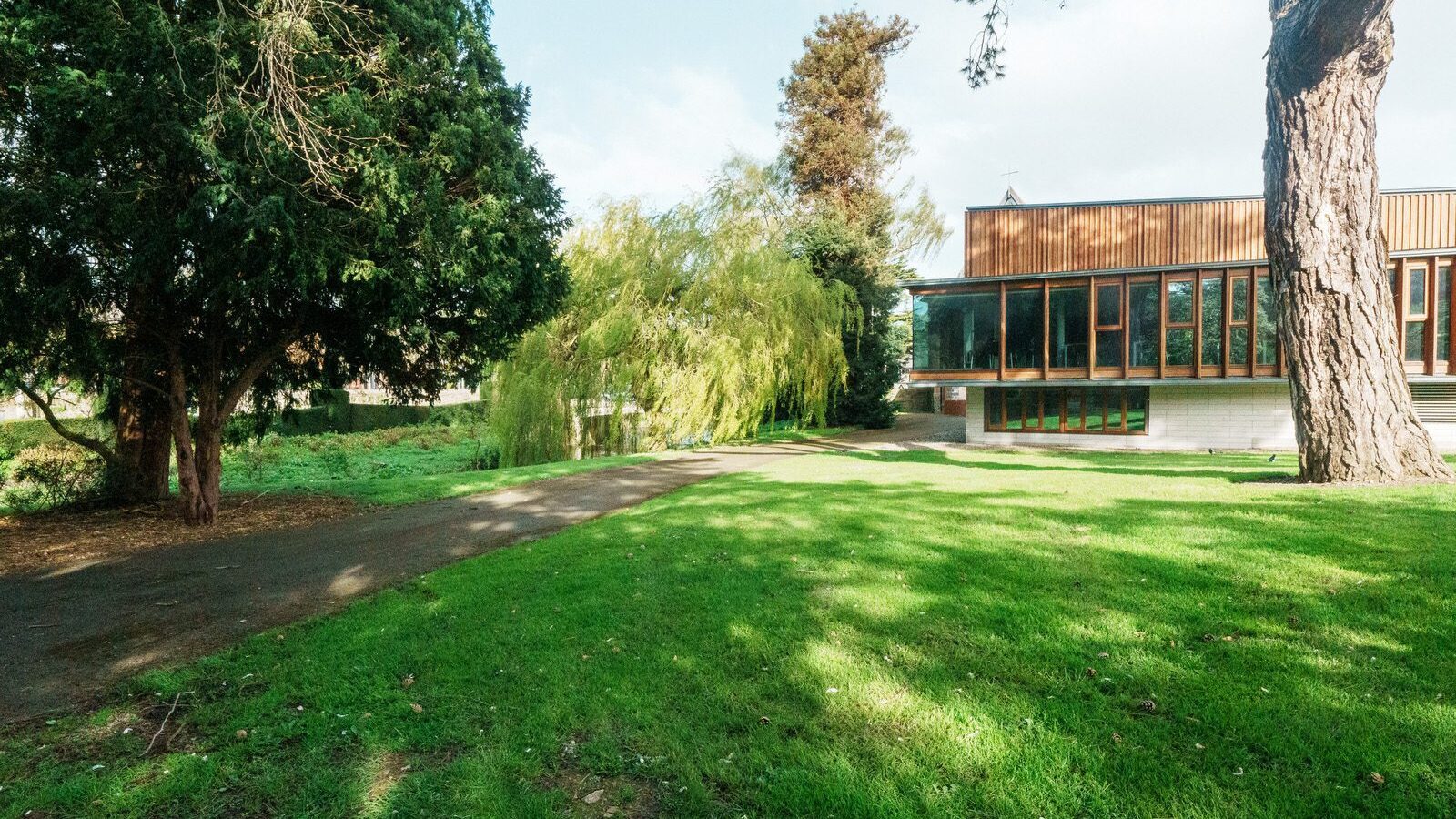 THE MILL FIELD [BOTANIC GARDENS IN APRIL 2024]-223999-1