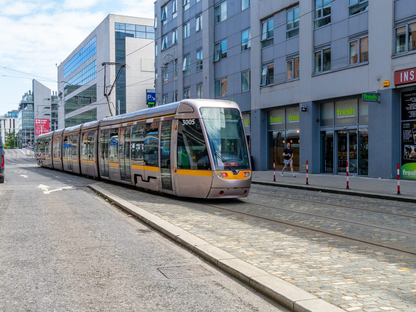 RED LINE TRAM SERVICE [TRAMS TRAVELLING TO AND FROM THE POINT]-236510-1