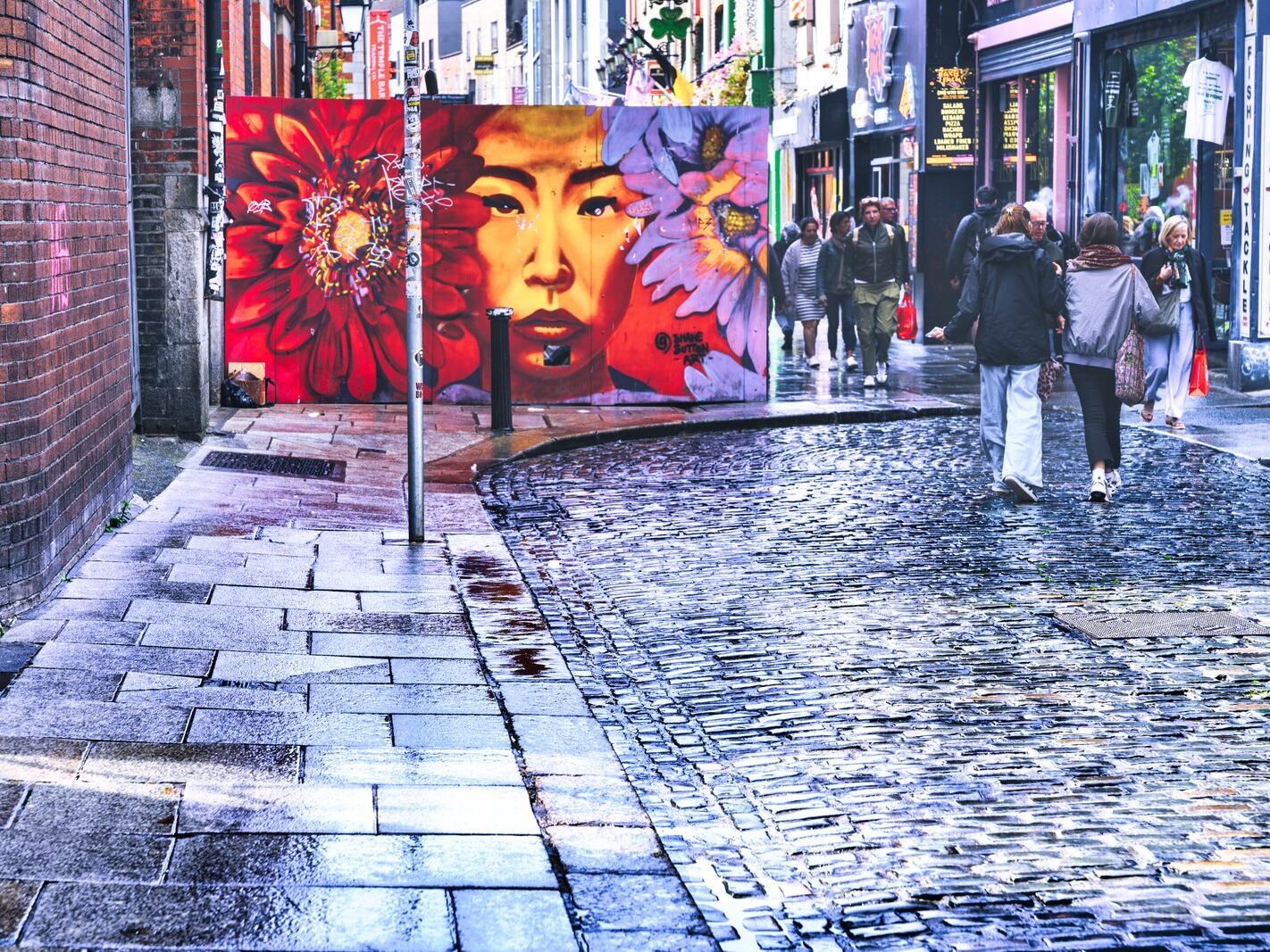 TEMPLE BAR WAS VERY COLOURFUL TODAY [IMMEDIATELY AFTER SOME REALLY INTENSE RAIN]-239045-1