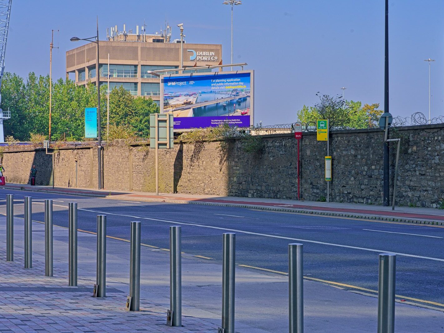 THE CORTEN STEEL SIGN LOOKS LIKE A SHIP PLUS REFURBISHED CRANE [DUBLIN PORT 2024]-239590-1