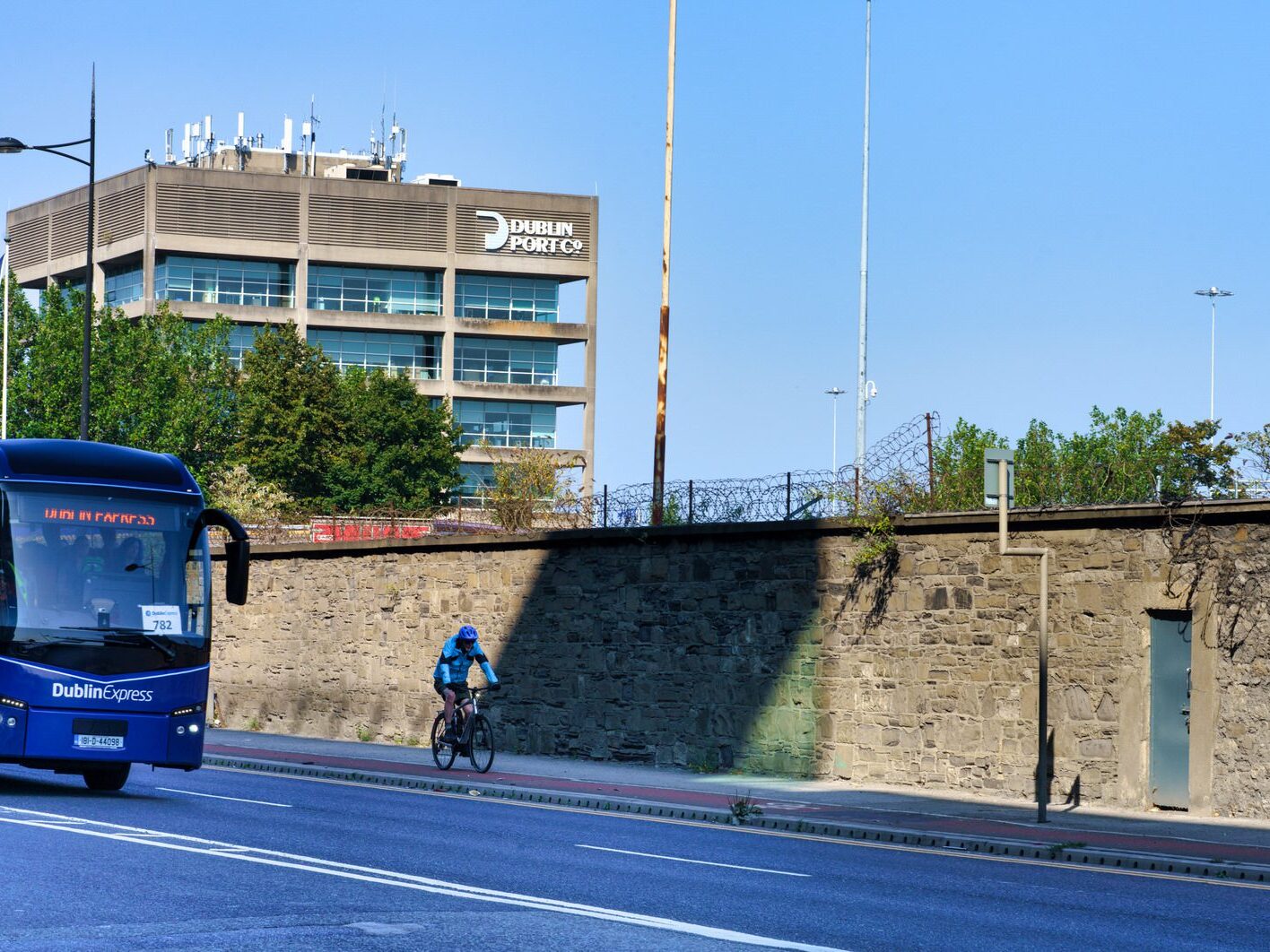 THE CORTEN STEEL SIGN LOOKS LIKE A SHIP PLUS REFURBISHED CRANE [DUBLIN PORT 2024]-239592-1