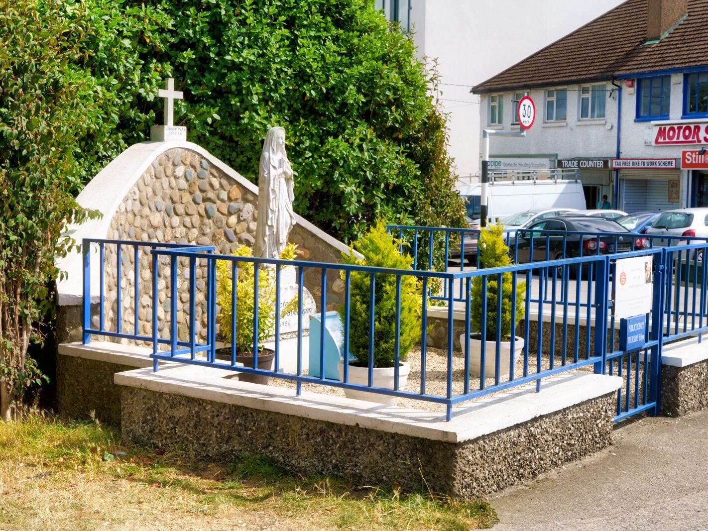 THE MARIAN STATUE IN STILLORGAN [HAS ALWAYS BEEN A PUZZLE FOR ME]-239105-1