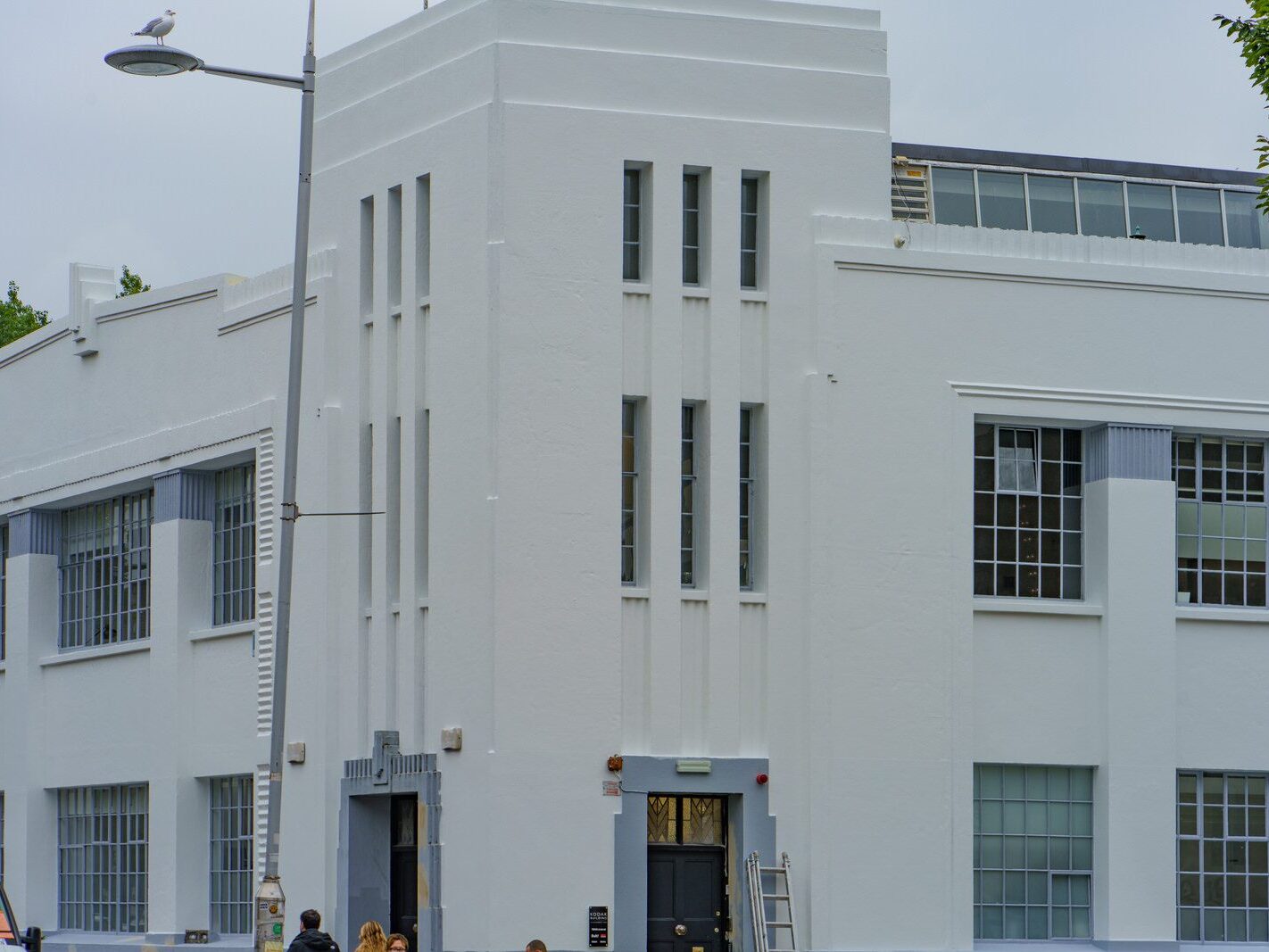 MEN AT WORK REPAINTING THE KODAK BUILDING [21 SEPTEMBER 2024]-241004-1