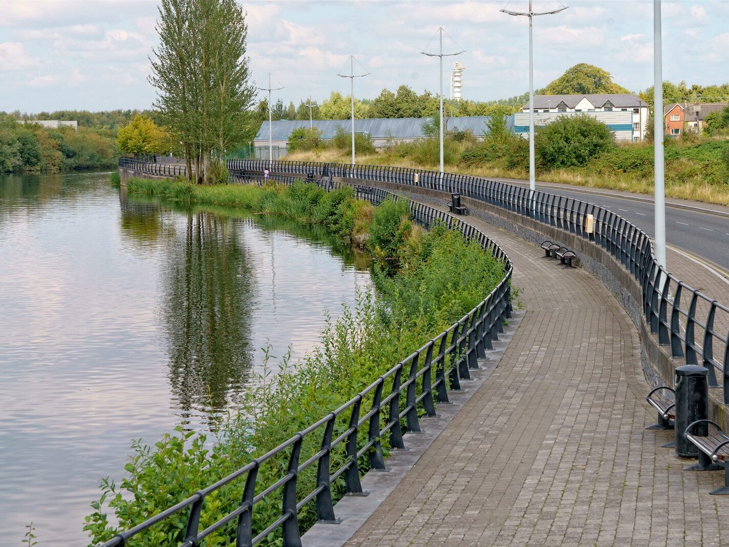 THE MILLENNIUM BRIDGE IN CARLOW [A MODERN LINK ACROSS THE BARROW]-239517-1