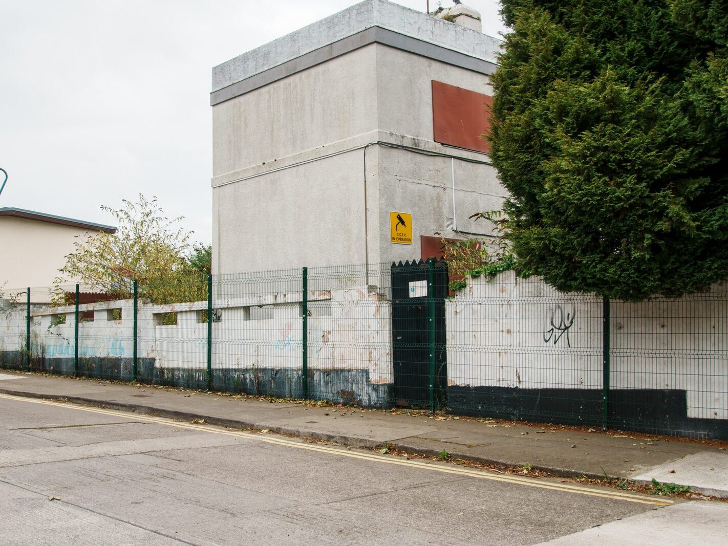 BALNAGOWAN HOUSE WAS ONCE AN ART DECO GEM [NOW IT IS A DERELICT RUIN]-242195-1